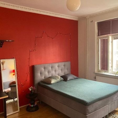 Rum Med Eget Badrum Och Stort, Delat Koek,Centralt I Malmoe A Room In An Apartment, Own Bathroom And Kitchen Shared With A Family Malmö Exterior foto