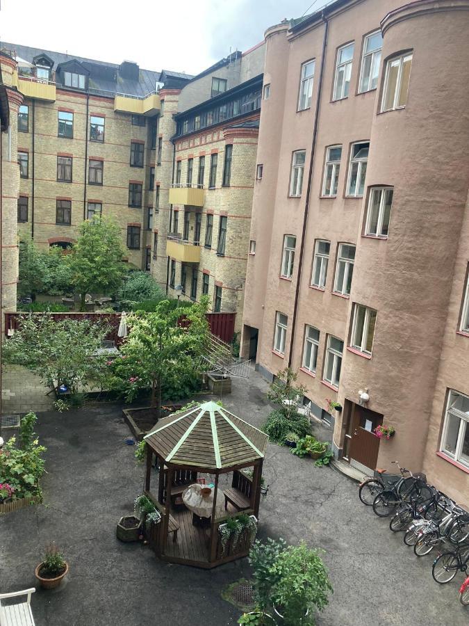 Rum Med Eget Badrum Och Stort, Delat Koek,Centralt I Malmoe A Room In An Apartment, Own Bathroom And Kitchen Shared With A Family Malmö Exterior foto