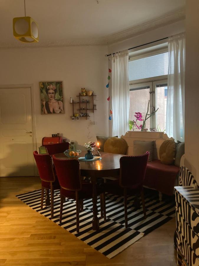 Rum Med Eget Badrum Och Stort, Delat Koek,Centralt I Malmoe A Room In An Apartment, Own Bathroom And Kitchen Shared With A Family Malmö Exterior foto