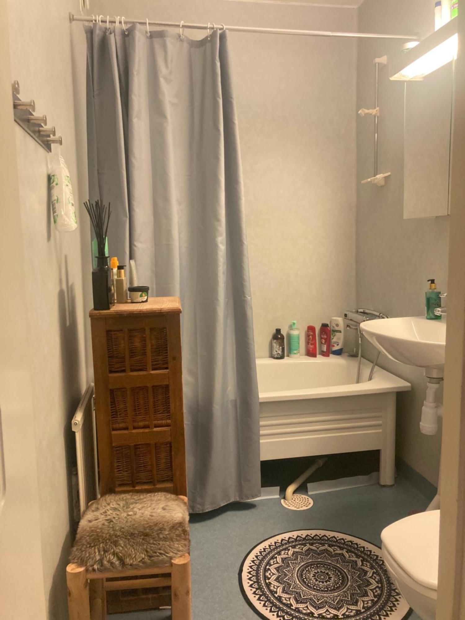 Rum Med Eget Badrum Och Stort, Delat Koek,Centralt I Malmoe A Room In An Apartment, Own Bathroom And Kitchen Shared With A Family Malmö Exterior foto